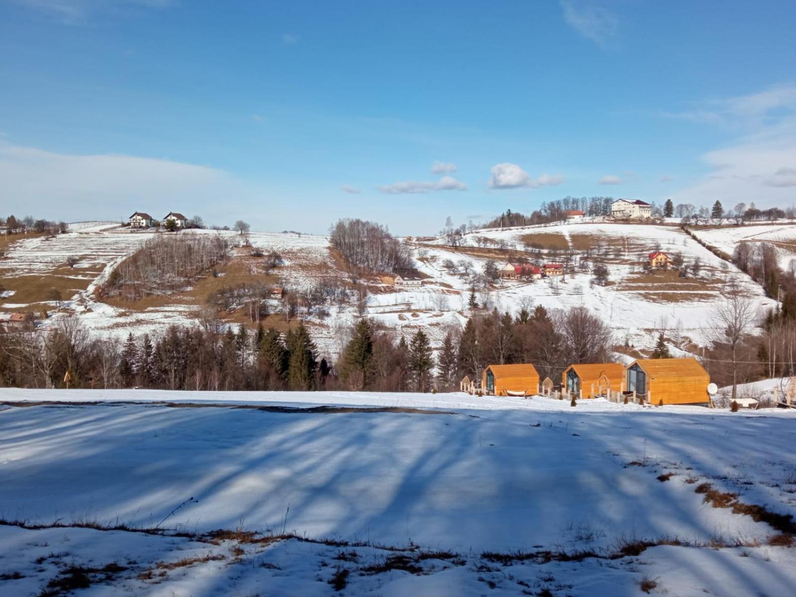 My Little Village Poiana Mărului 외부 사진
